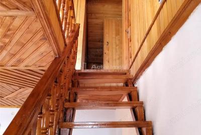 Casă cu 14 camere cu Teren 2500 Mp în Trăisteni - 8