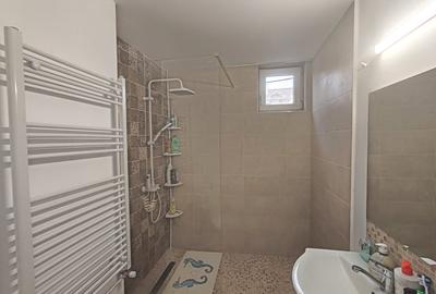 Apartament in bloc tip vila  mobilat Zona Triaj ! - 9