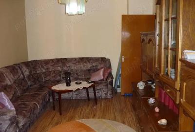 Apartament cu 3 camere decomandat în Fetești-Gară - 1