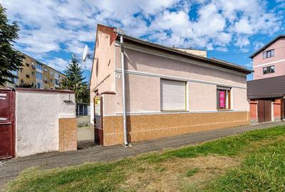 Casa de caramida pe strada Plopilor in Vlaicu Comision 0 - 1