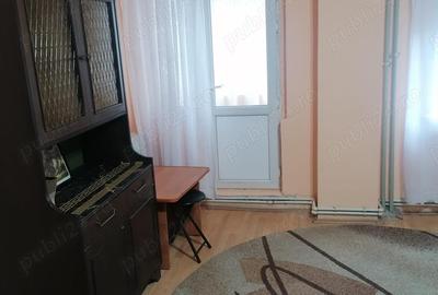 Garsoniera decomandata G. Enescu p 4,40 mp,1250 lei luna. - 3