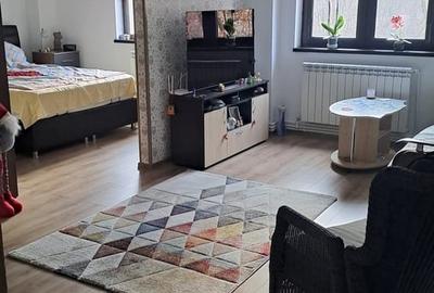 Apartament semidecomandat în Unirii
