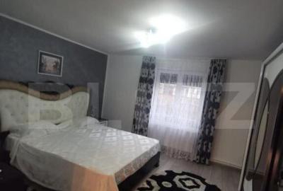 Casă cu 5 camere cu Teren 300 Mp în Central