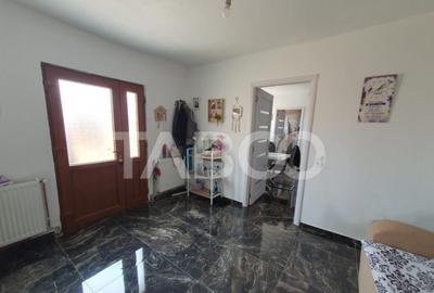 Casa 90 mpu 2 camere bucatarie baie debara zona Campului - 5