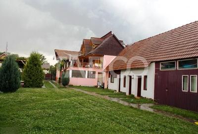 Pensiune la cheie 13 camere  15 locuri parcare si teren 3000 mp - 8