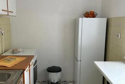 Apartament cu 2 camere decomandat în Calea București