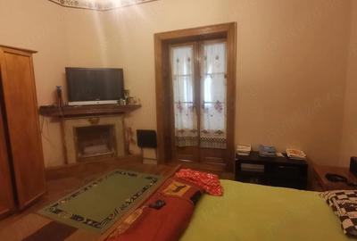 Apartament cu 3 camere semidecomandat în Central - 3