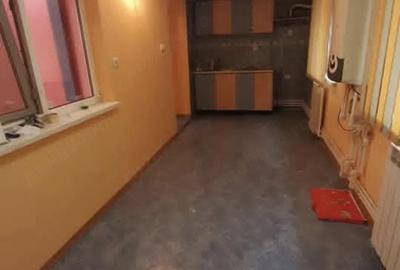 Apartament cu 2 camere decomandat în C5 - 8