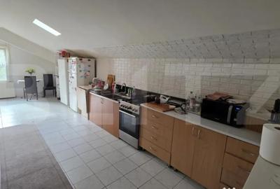 Spațiu comercial, de 308 mp, în Central - 3