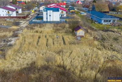 Teren de 590 mp, în Stupini - 3