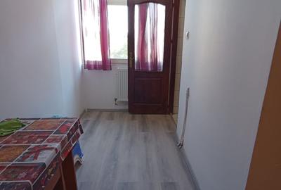 Garsonieră decomandată în Nicolina - 10