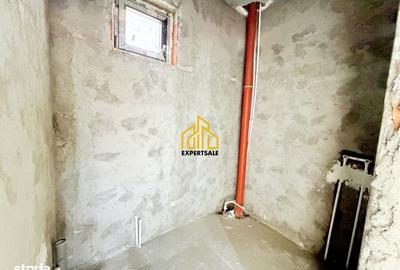 Casă cu 5 camere cu Teren 270 Mp în Central