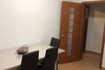 Apartament cu 3 camere semidecomandat în Central - 2