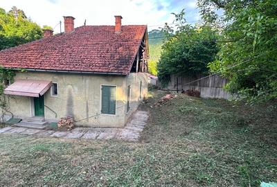 Casa cu 1.000 mp teren la 10 min de Piata Sfatului, P+2, POT 35%, CUT 1. - 2