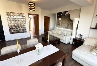 Apartament cu 3 camere decomandat în Sisești