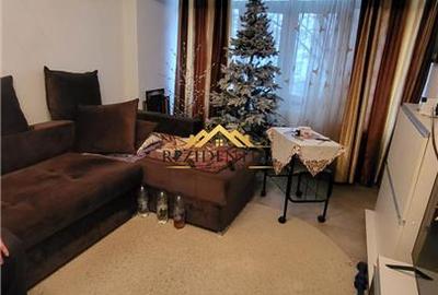 Apartament cu 4 camere decomandat, mobilat în Central