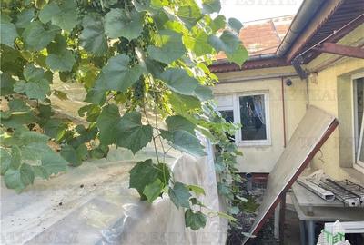 Casă individuală cu 3 camere cu Teren 200 Mp în Vest - 16