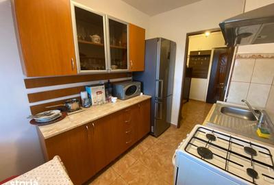 Apartament cu 2 camere decomandat în Micro 6 - 4