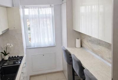 Apartament cu 3 camere decomandat în Central - 3