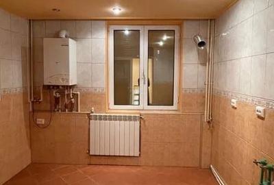 Apartament de trei camere Titan Centrala proprie