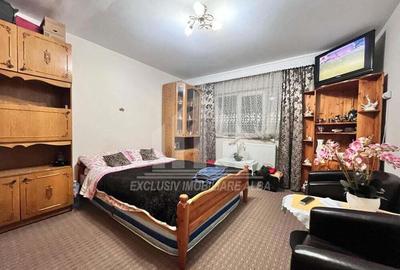 Garsoniera decomandata, etajul 3, Cetate - 1