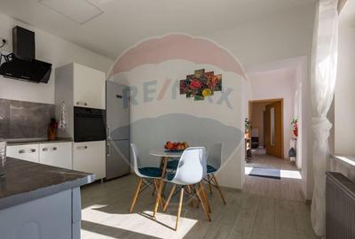 Casa SPATIOASA de vanzare in zona semicentrala - 3