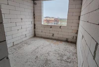 Casă individuală cu 4 camere cu Teren 450 Mp în Exterior Est - 9