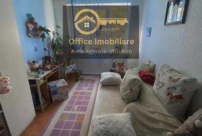 Apartament cu 3 camere semidecomandat în Central - 1