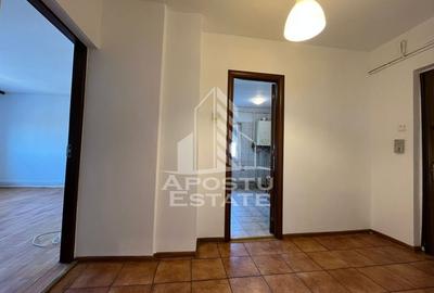 Apartament cu 3 camere, 2 bai, decomandat, centrala proprie, Sagulu - 8