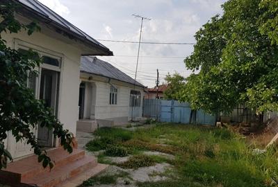 Casă cu 4 camere în Vânători