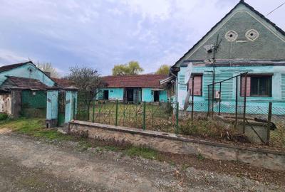 Casă cu 4 camere în Central - 2