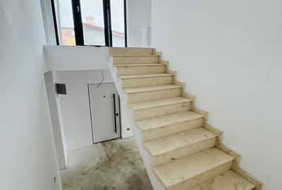 Casă cu 4 camere cu Teren 300 Mp în Central