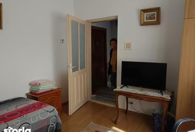 Casă cu 3 camere cu Teren 1600 Mp în Tomești - 3
