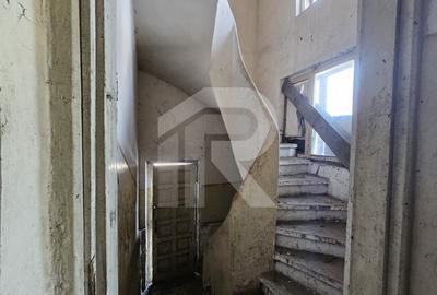 Casă individuală cu 7 camere cu Teren 4098 Mp în Grădiștea - 13