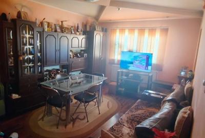Apartament cu 3 camere decomandat în Dacia - 4