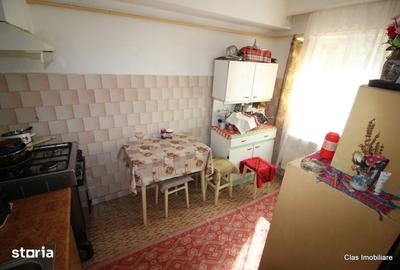 Apartament cu 4 camere decomandat în Central - 11