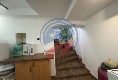 Casa cu 4 camere,  Zona Centrala-  Sf. Apostoli - 13