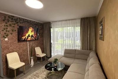 Apartament cu 3 camere, etajul 2/4, zona Podu Ros - 2