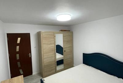Proprietar vand apartament 3 camere semidecomandat mobilat complet si renovat - 2
