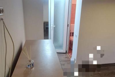 Garsonieră decomandată în CET - 3