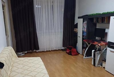 Apartament cu 4 camere semidecomandat în Rahova - 4