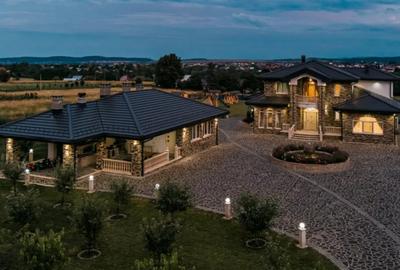 Casă cu 8 camere cu Teren 11880 Mp în Horodnic - 16