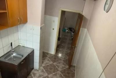 Apartament cu 3 camere semidecomandat în Giulești - 9
