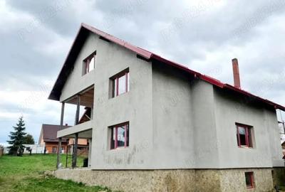 Casă în Cozănești