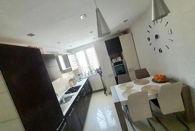 Apartament cu 3 camere semidecomandat, mobilat în Libertății - 8