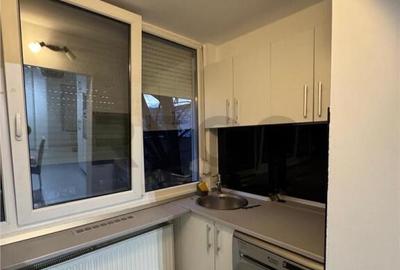 Apartament cu 2 camere decomandat în Rogerius