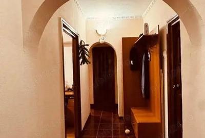 Apartament cu 3 camere decomandat în Micro 18 - 2