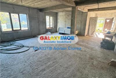 Casă cu 10 camere cu Teren 443 Mp în Central - 2