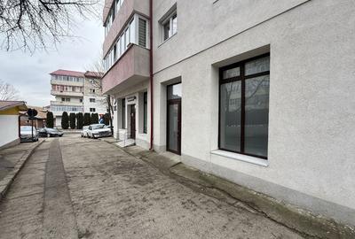 Spațiu comercial, de 50 mp, în Central - 1