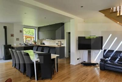 Casă cu 5 camere cu Teren 2908 Mp în Central - 2